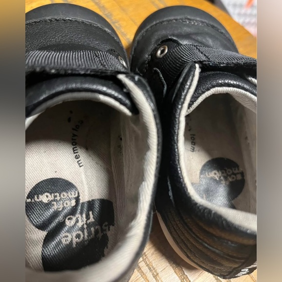 Stride Rite Cameron Sneakers size 6W - Picture 5 of 7